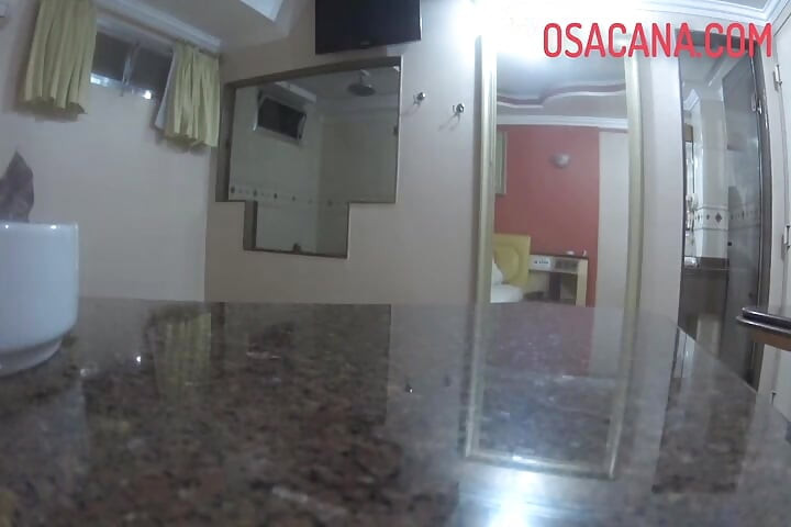 Wielka przystojniaczka pieprzy się gorąco z utalentowaną osobą w motelu