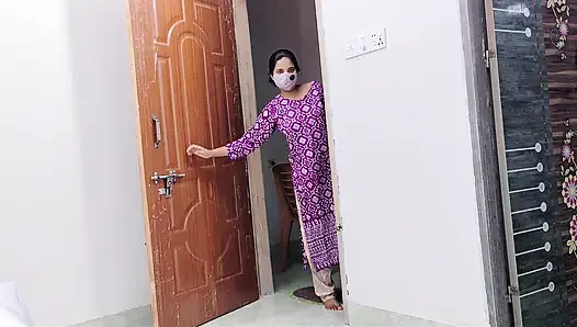 Shila bhabhi yang haus seks memberikan seks terbaiknya kepada pemilik rumah untuk sesuatu yang ekstra xxx