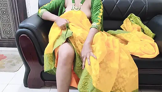 Your-Eshita. Sarı elbiseli güzel Hintli bangla seksi kız mastürbasyon yapıyor video.