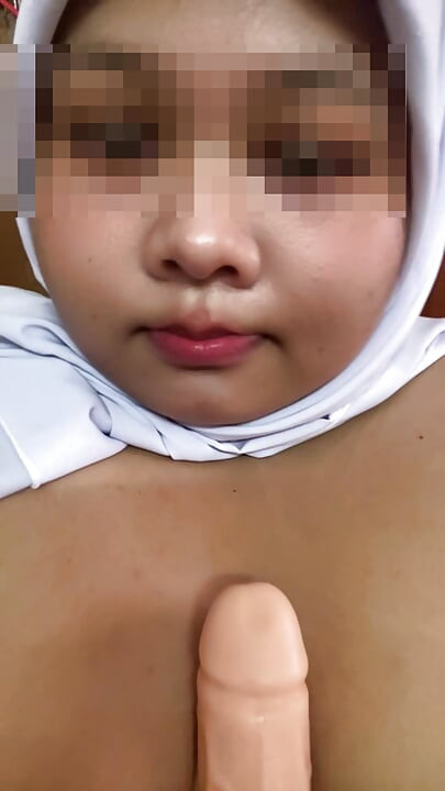 Student sangap send video lucah dekat ustaz