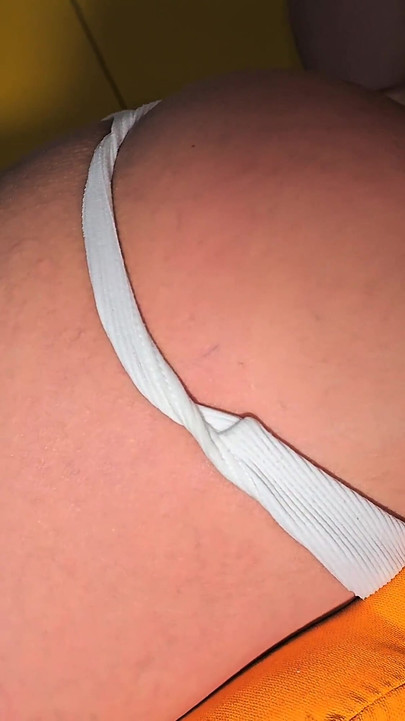 Cuisine, son cul insatiable se fait baiser pour le neuvième jour de suite