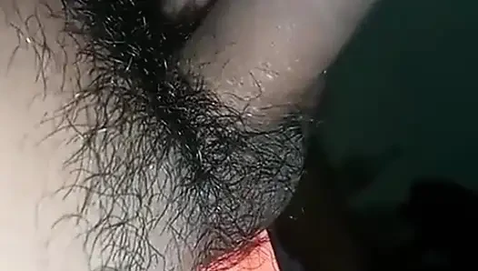 Сосет и скачет на члене