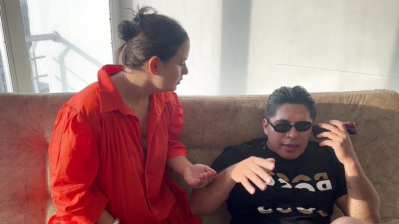 Yanindaki Kör Bir Adamin Kizini Seviştim, Sperm Üzerine Düştü Ve O Krem Olduğunu Düşündü