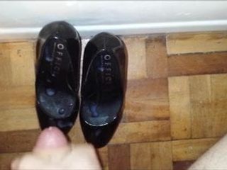 Giày cao gót bằng sáng chế màu đen của K phần 4