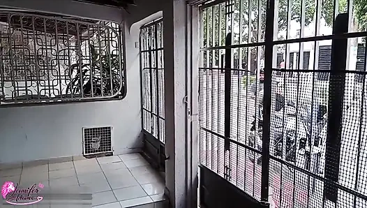 Я очень возбужден, поэтому я воспользоваться домицилиарием и сказать ему, что я буду платить ему за его услуги сексом, и он в конечном итоге в Кримпай - Порно на английском