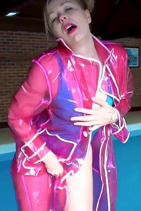 Swim & Play in Pvc Mac, Latex and Heels