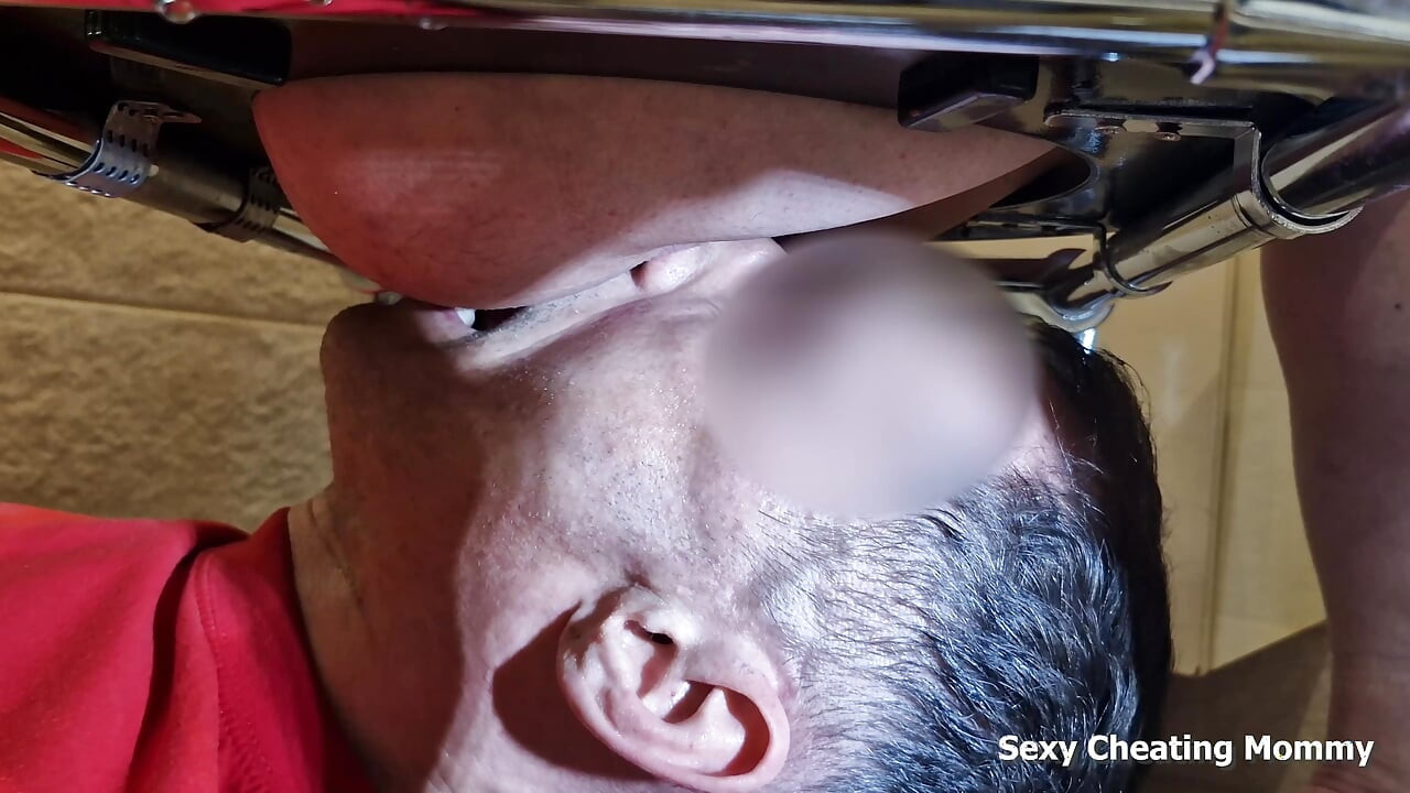 Femdom piss in mouth and pussy cleanup