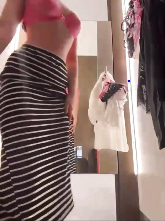 Extreme fucking in the changing room
