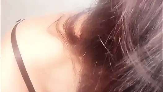 Nine dildom ve kıllı amcığımla yaramaz zaman geçiriyor