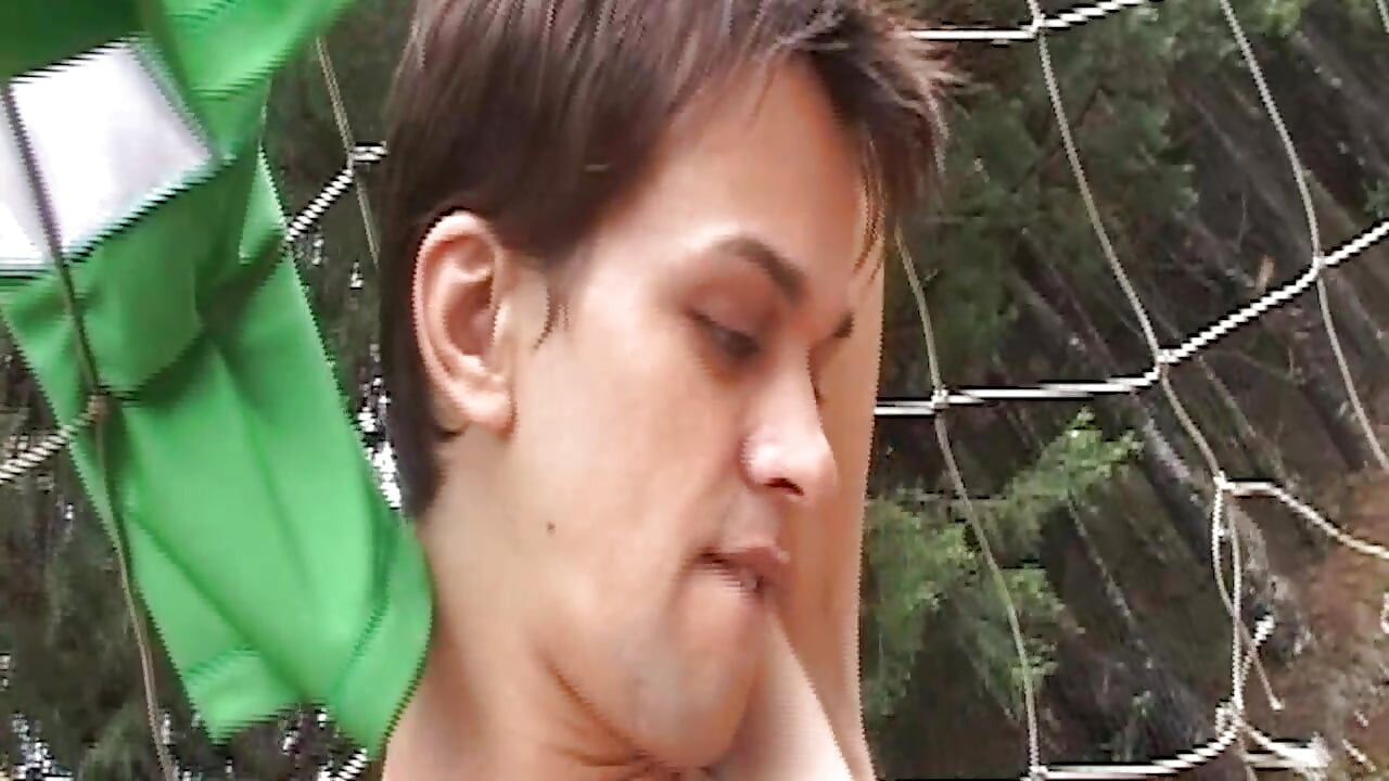 ベットに負け、ルール変更:好奇心旺盛なジム仲間2人のワイルドな夜