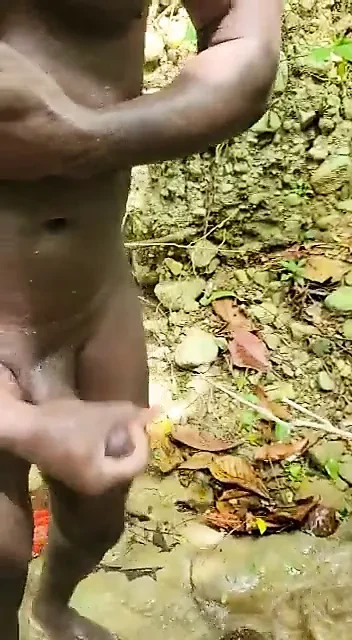 Jamaicano masturbando seu grande pau preto