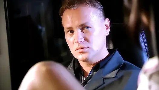 Esmer götünü kırdırıyor