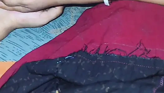 Soye huye bhabi ko choda