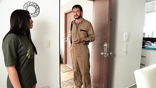 Боже мой! сантехник раздевает трубу новым инструментом