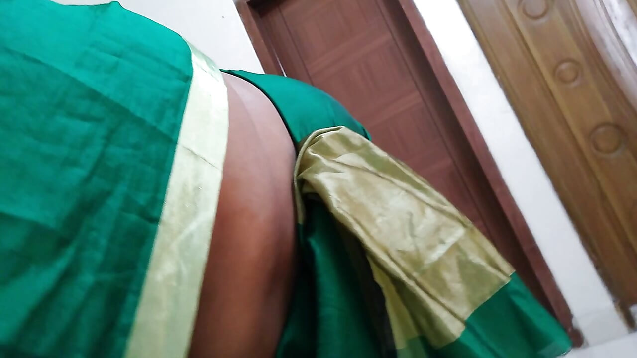 55y Old Hot Stepaunty - She Sweeping Room, Im Masturbat Beside, When She Looked & Fucked Me