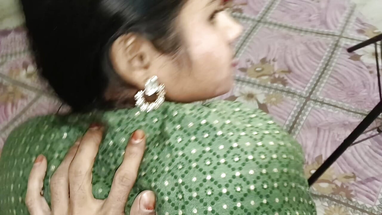 Kurvet Indisk Bhabhi Hard Doggy på soverommet med Devar - Amatør Desi Hjemmelaget rollespill