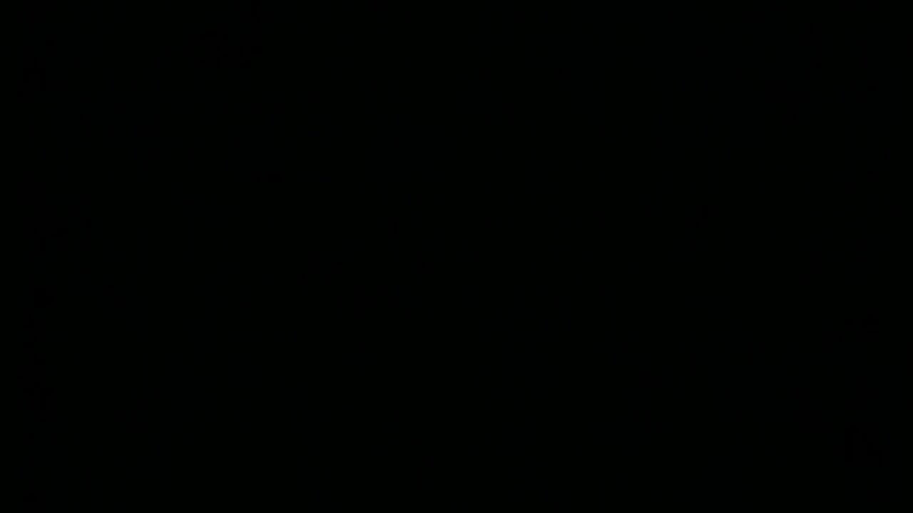 MILF ruiva chupa e depois cavalga até receber um creampie escorrendo
