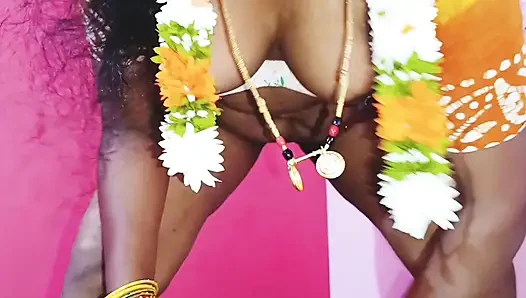 Hintli güzel sari üvey anne üvey oğlu Telugu ile edepsizce konuşuyor.