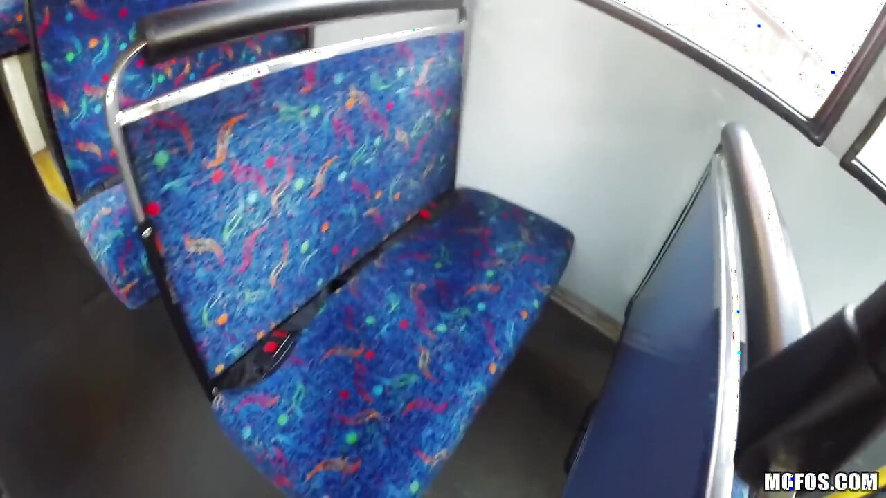 Mofos - Petite Lola Gatsby Meets Ryan & Gets Fucked Hard by the Bus Inspector on the End of His Shift