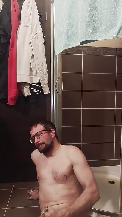 Jerking off a Cock in the Shower