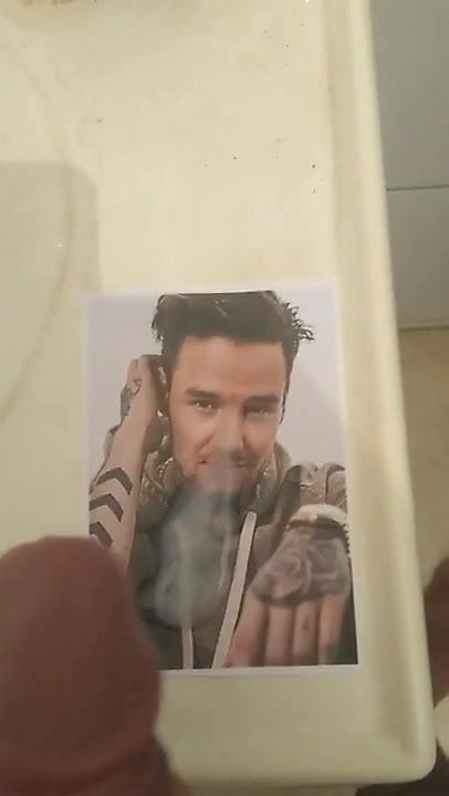Liam payne สรรเสริญน้ําแตก