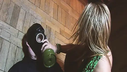 Hatunlar seks misyon sahnesi-1_exuberant iç çamaşırlı büyük memeli sarışın ofiste sert sikişiyor