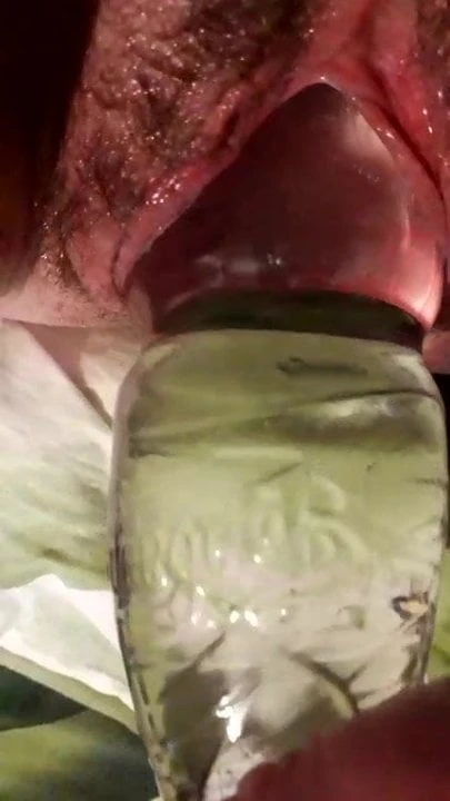 My mature girlfriend stretching her hole