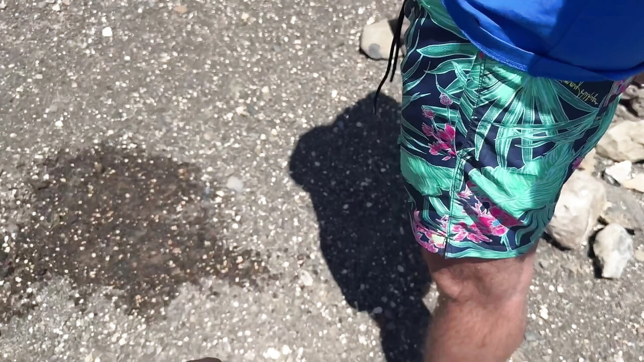 Bezwstydna dziewczyna pomaga facetowi kompilację na zewnątrz