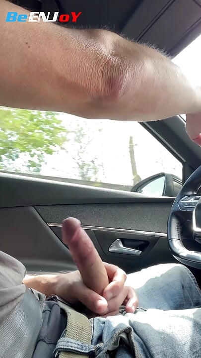 BeENJoY - Handjob at the wheel of the car and massive ejaculation on the side of the road in front of stunned motorists