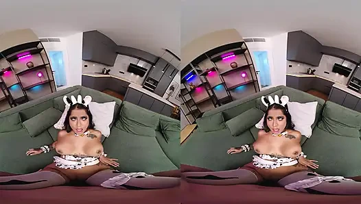 Süt var mı? Yasmina Khan büyük yarağımı sağmak istiyor