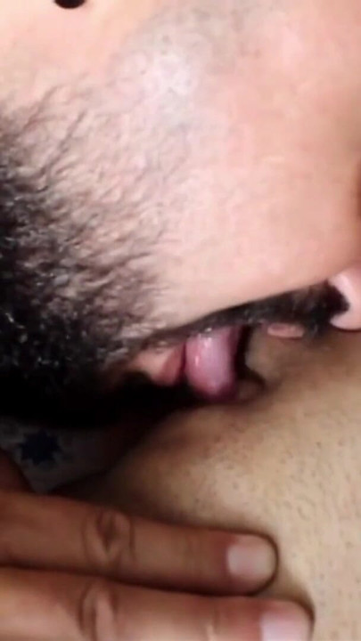 Soacra mea știe că iubita mea este infidelă cu mine și mă roagă să o fut și să mă bucur cu ea - Porno espa... | Clipul 2