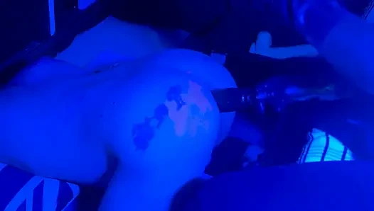 Kirli koyu yumruk sokma