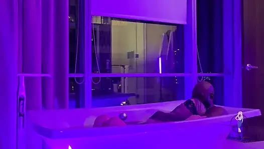 Some Seduction in the Tub