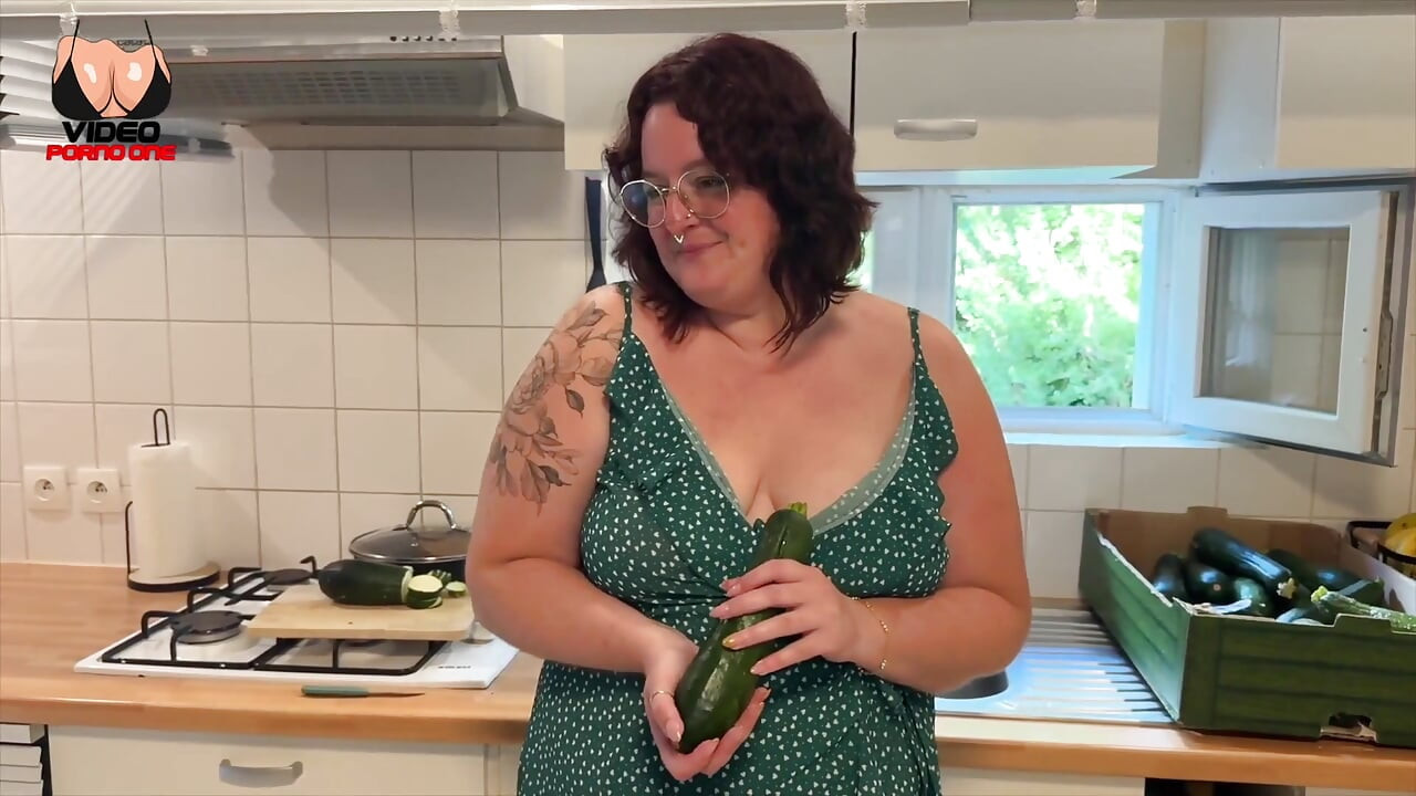 My Boss Bangs My Wife in Front of Me, I Look at Them and It Turns Me on!