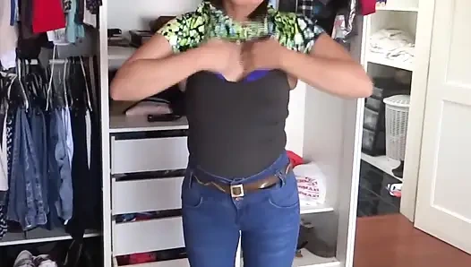 Stepson asks stepmother to masturbate to fuck her and she accepts