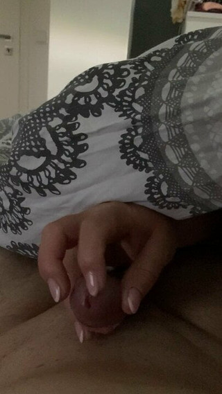 Handjob geile Milf