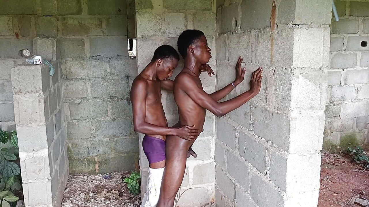 Two Honey Twink Fucking Outdoors Got Caught by Street Thugs