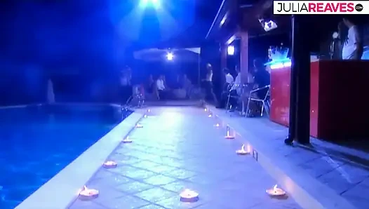 Gadis seksi ini dientot habis-habisan sama kontol raksasa sampai dicrot di mulut