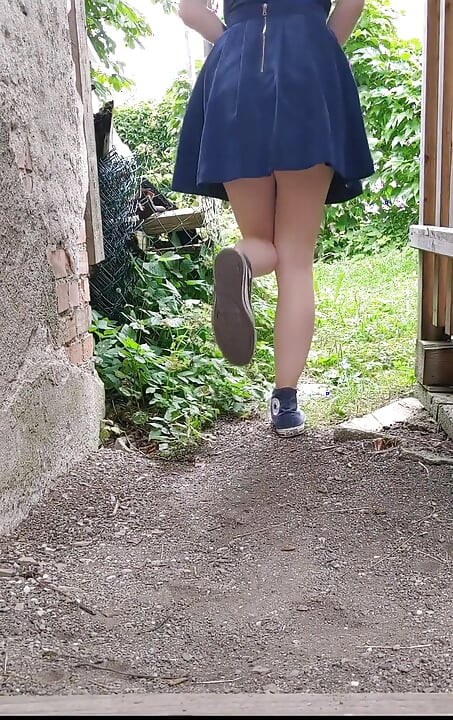 이 시간, 나는 빨리 내 예쁜 엉덩이를 물로 채웠다