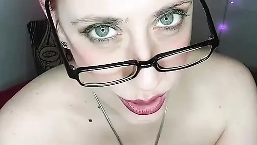 The Nerd Girl in Your Class Just Wants to Lose Her Virginity!!!