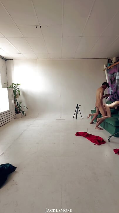 Bts Dolly Love -valokuvaus, imeminen ja naiminen raakaa studiossa