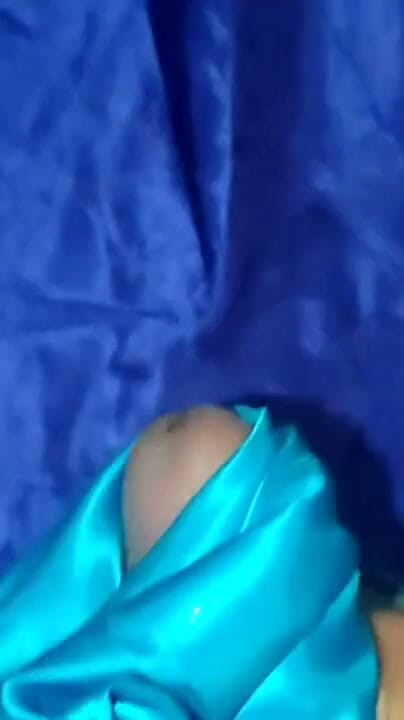 Satin silk handjob porn - Satin blue lehnga handjob of neighbour (139) | Clip 1