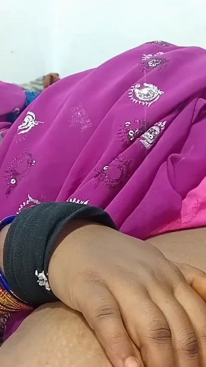 Tante tamil yang tak terlupakan lagi menggoda teman anaknya sendiri untuk jilat memek dan ngentot habis-habisan"