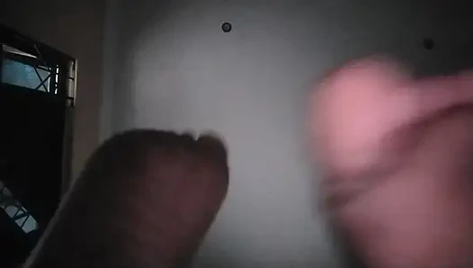 Симпатичная красотка 18+ удовлетворяет тебя своими грязными ступнями, чтобы лизать уборку в обмен на все ваши активы.