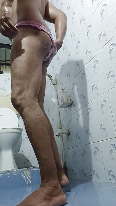 Guza u kupaonici