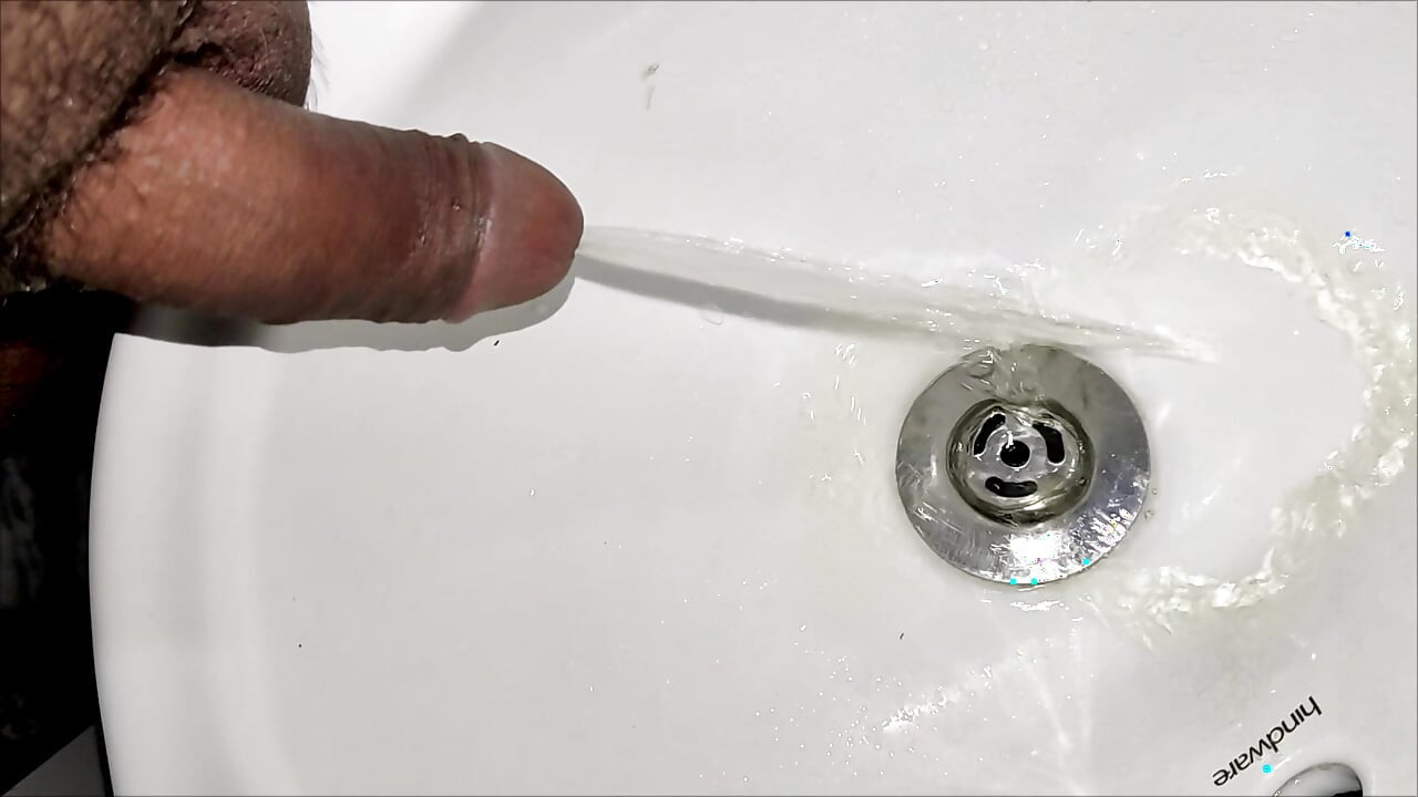 Pissing in Washbasin in Bangalore