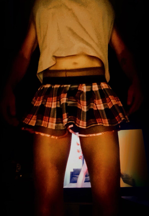 Me with my new sexy.. Short mini skirt