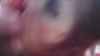 Oral seks (bir hayran videosu izlerken)