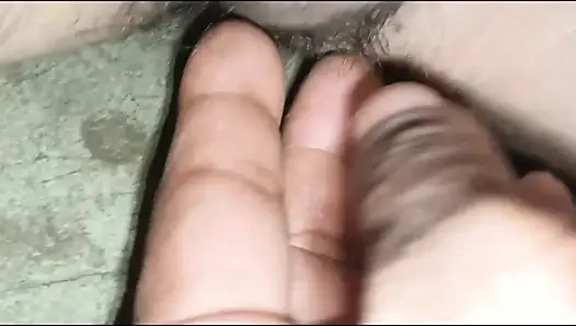 Stieftante lutschte meinen penis und wurde wütend und steckte meinen dicken penis in ihre muschi.