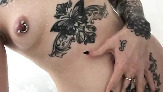 Welcome! Kiss Everyone